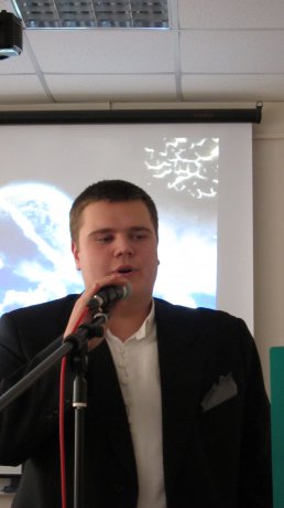 12 апреля 2011